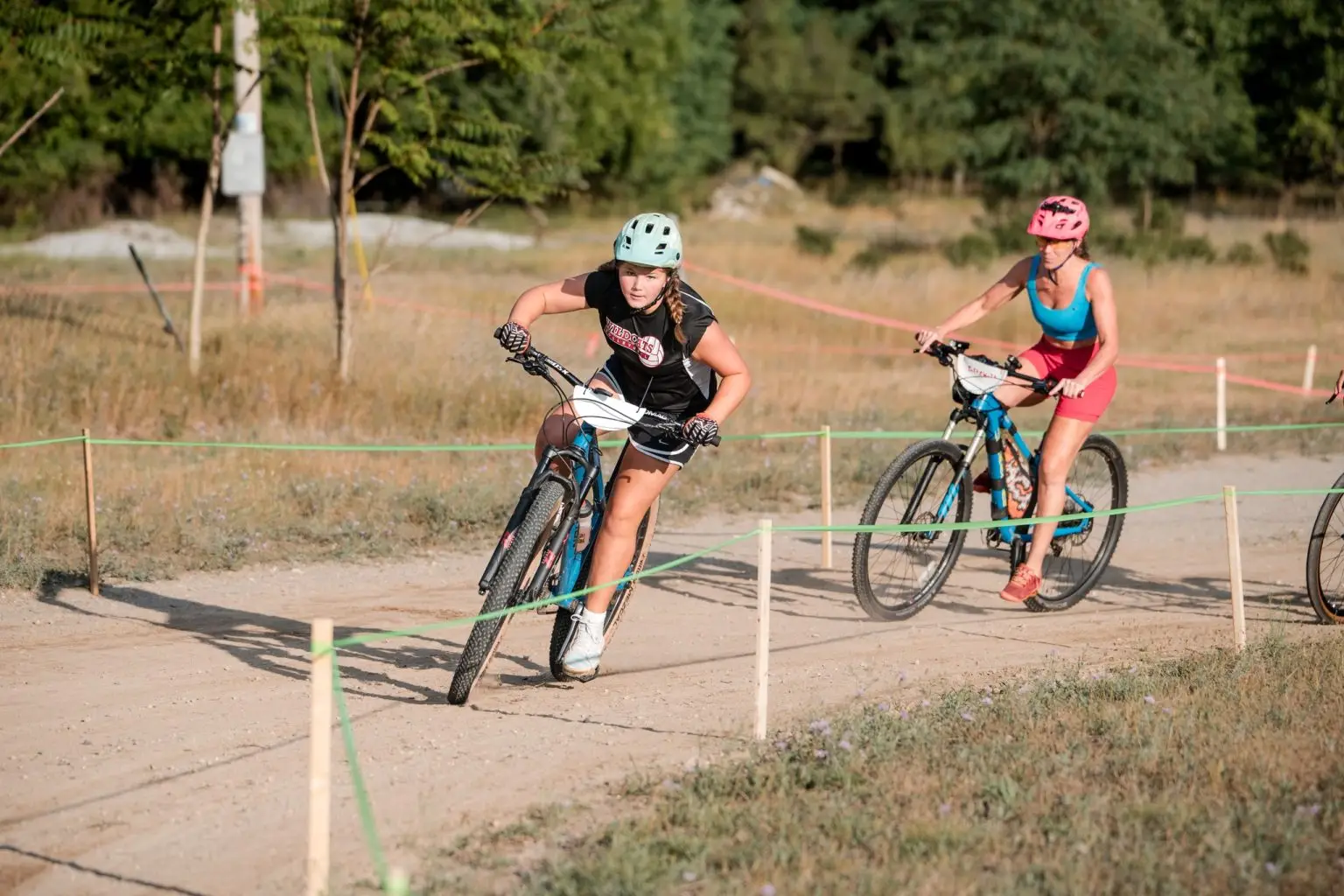 girls on bikes racing