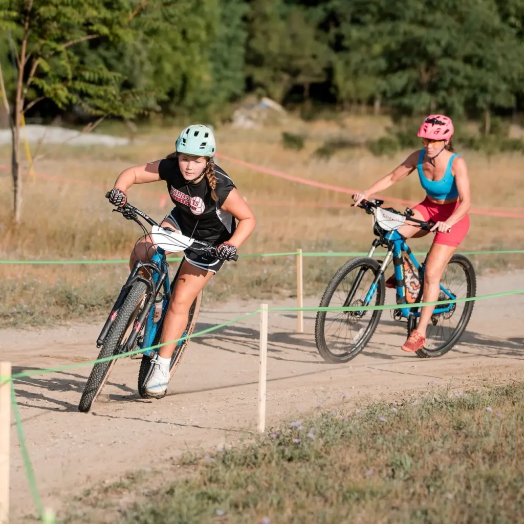 girls on bikes racing